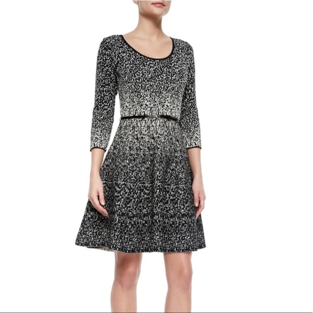 Carmen Marc Valvo Small Black Champagne Knit Fit Flare Dress